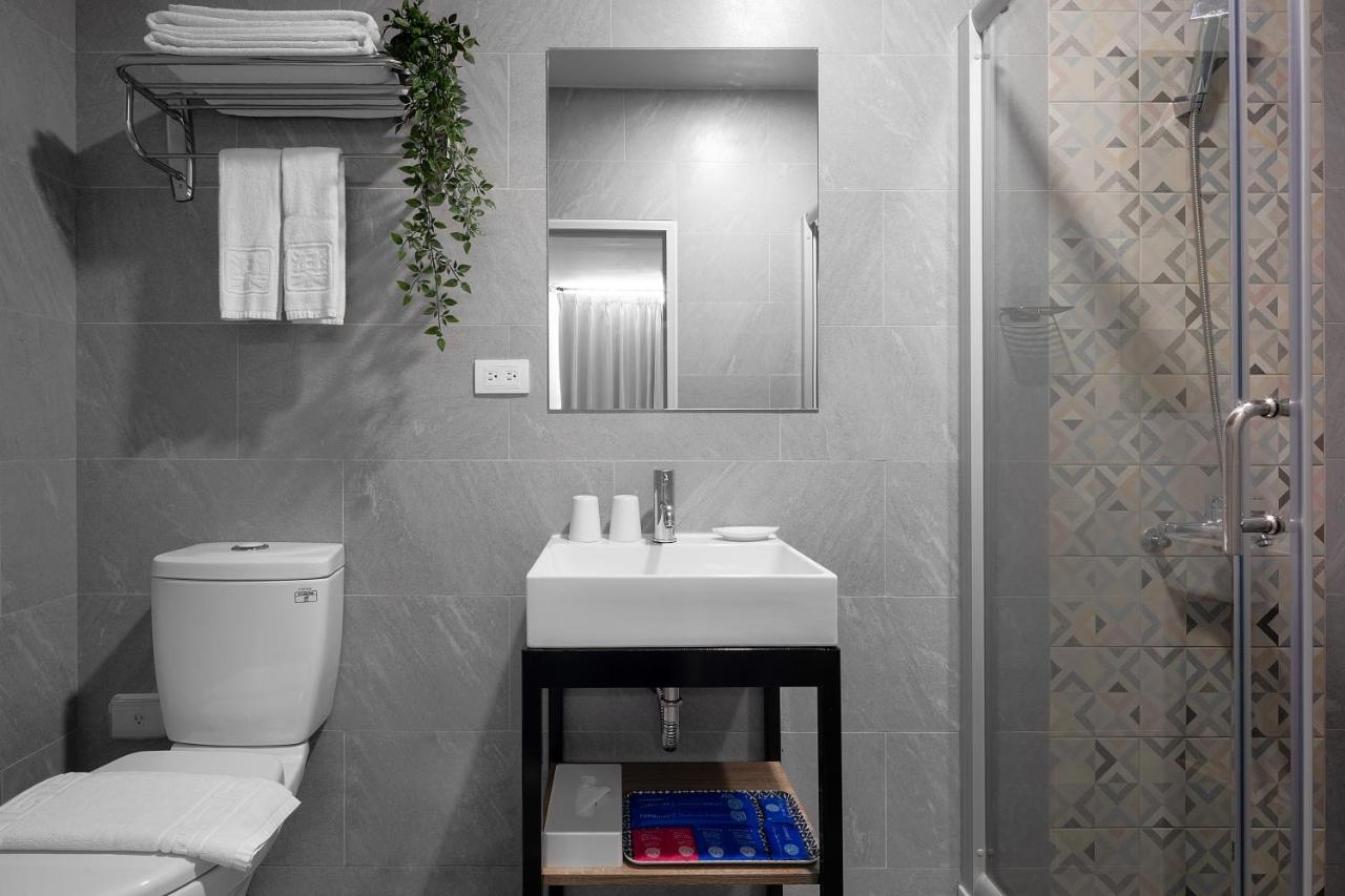 Hotel Brown - Zhongzheng Tainan Esterno foto