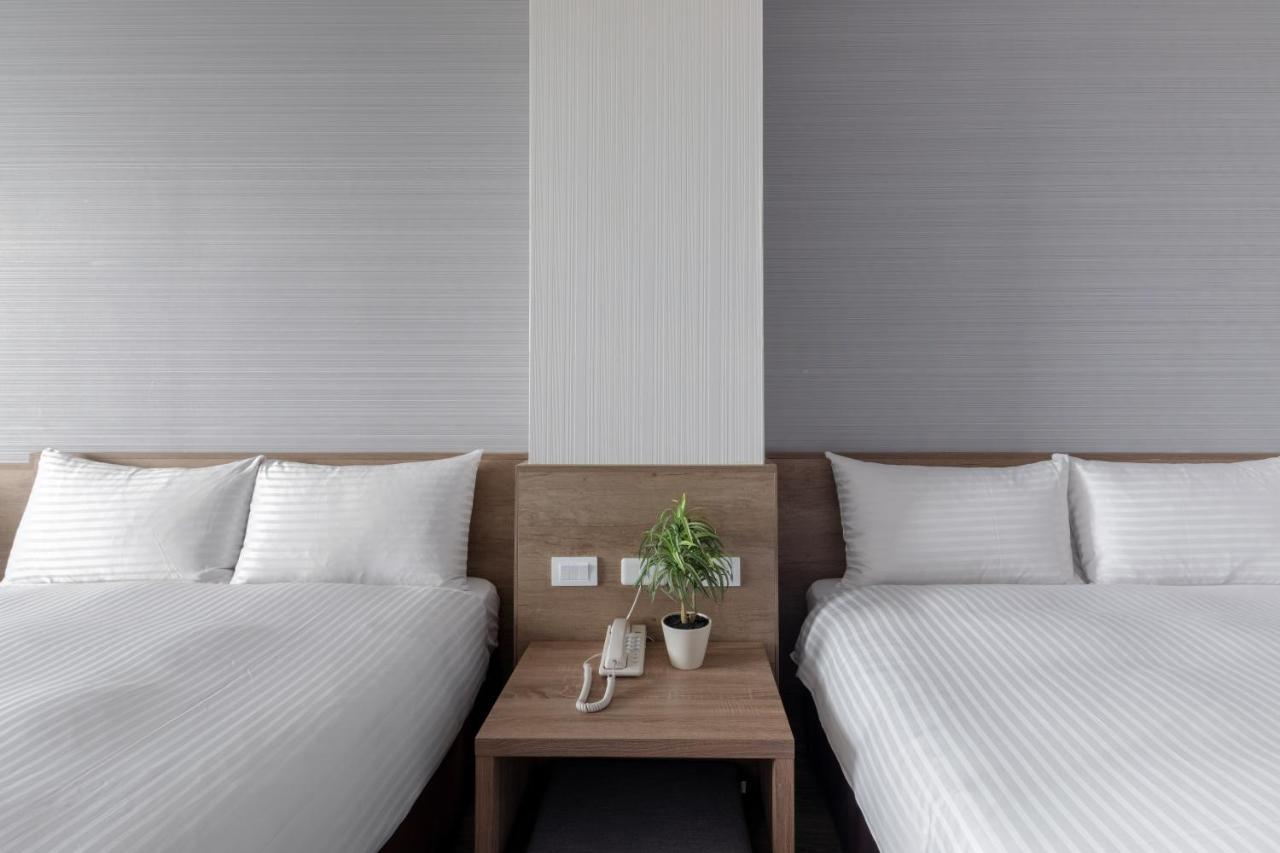 Hotel Brown - Zhongzheng Tainan Esterno foto