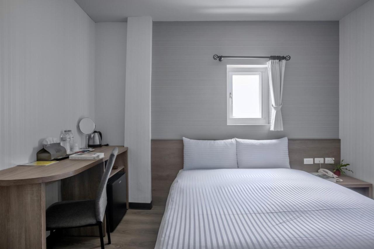 Hotel Brown - Zhongzheng Tainan Esterno foto