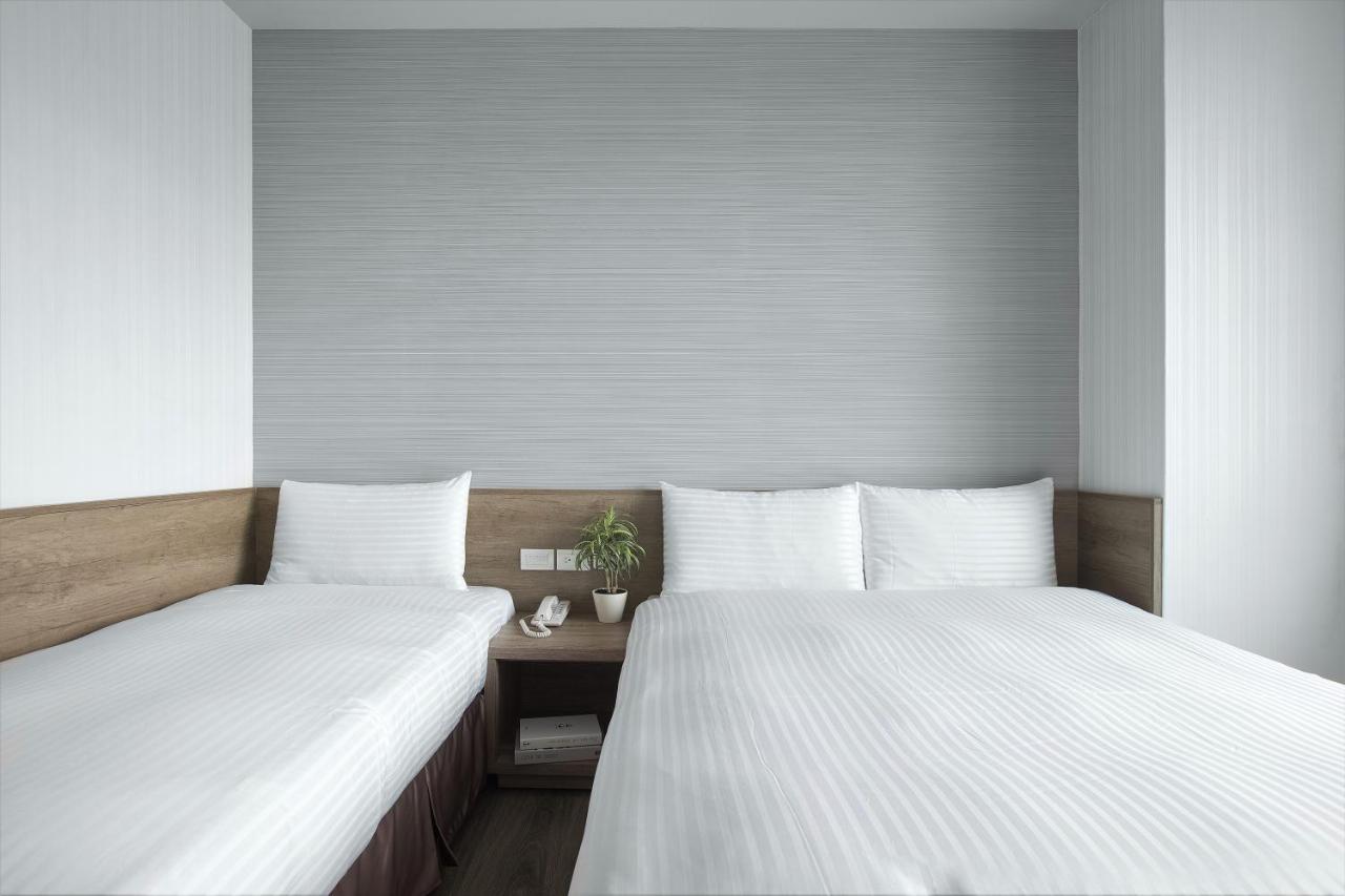 Hotel Brown - Zhongzheng Tainan Esterno foto