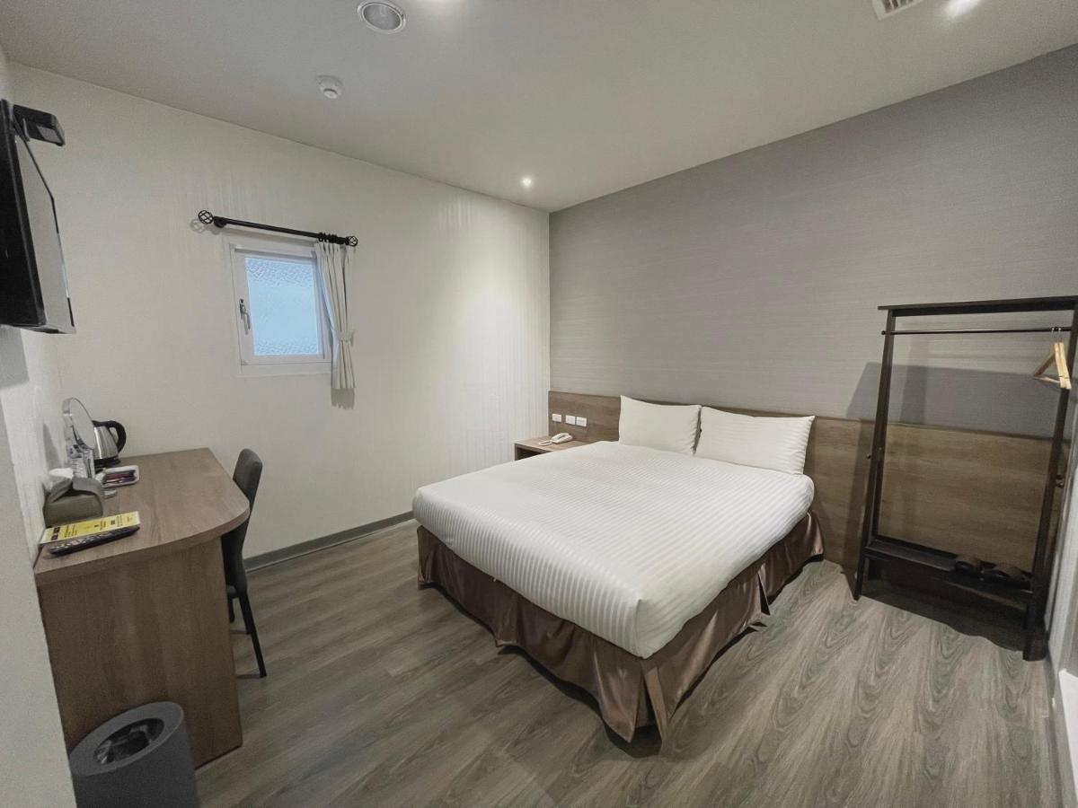 Hotel Brown - Zhongzheng Tainan Esterno foto