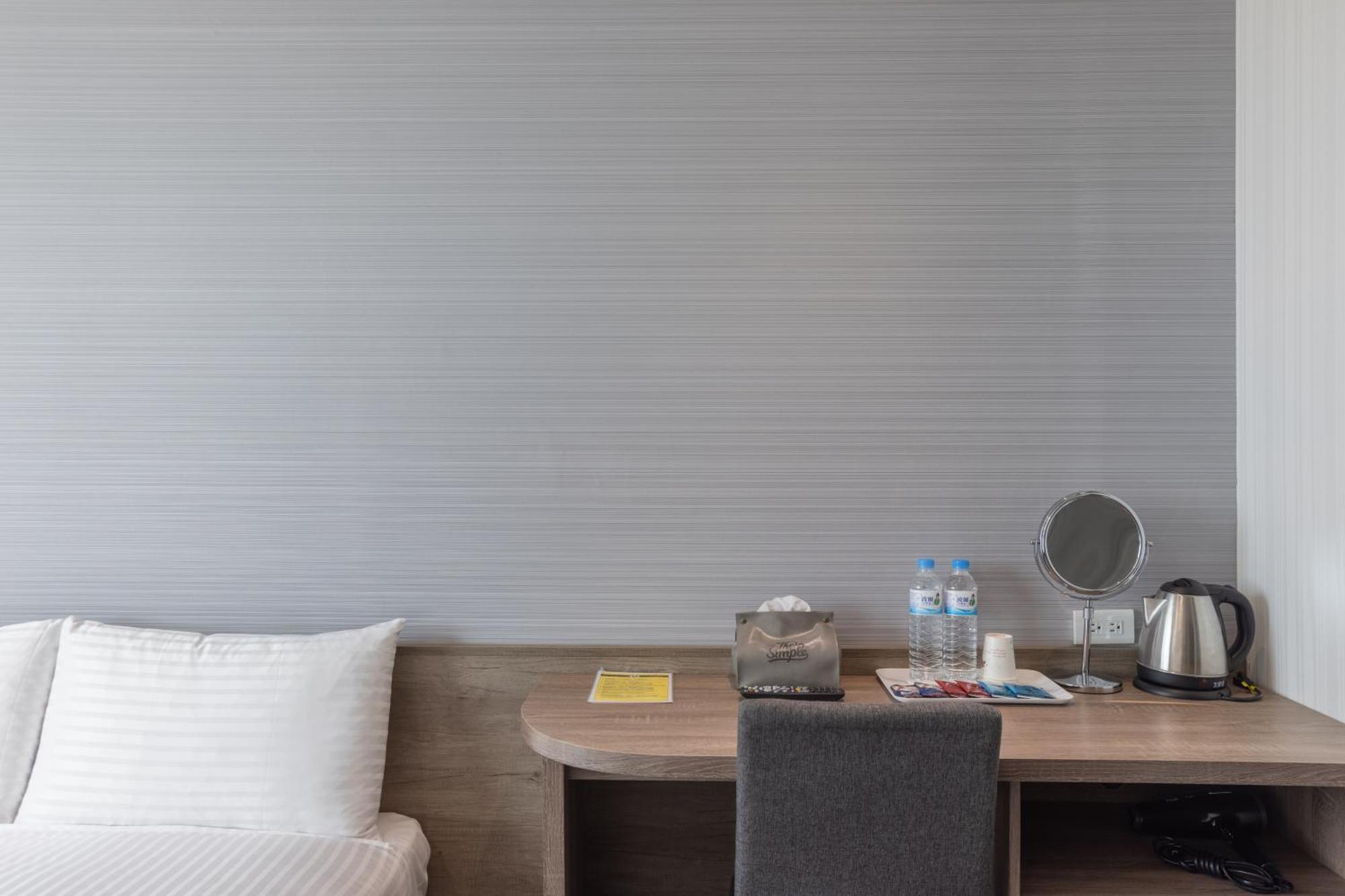 Hotel Brown - Zhongzheng Tainan Esterno foto