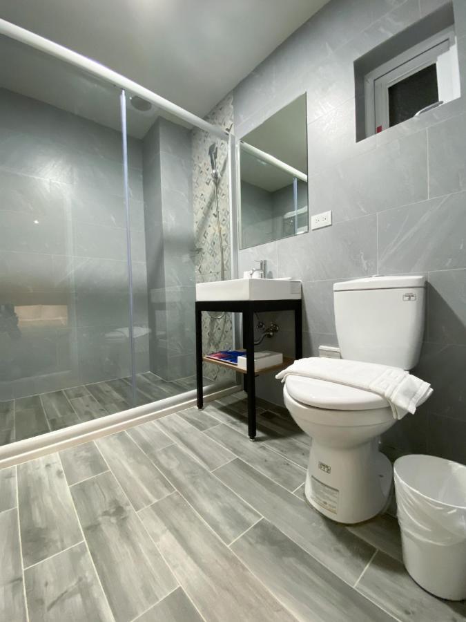 Hotel Brown - Zhongzheng Tainan Esterno foto